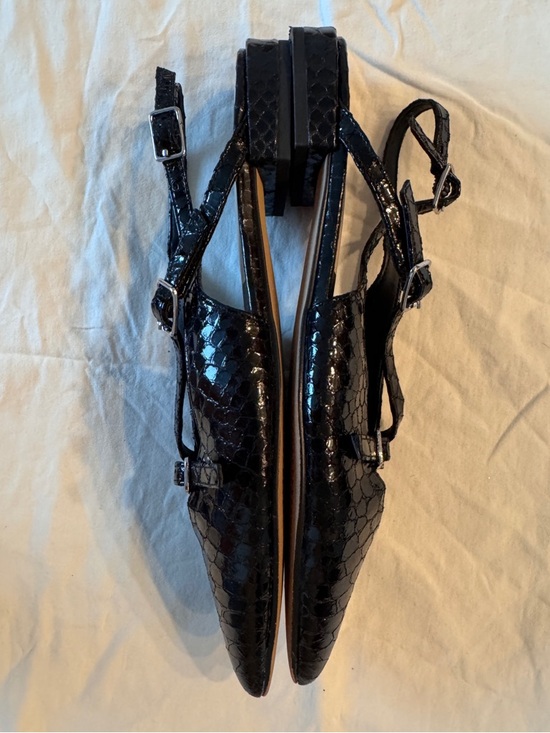 Dolce Vita Pamla Midnight Snake Embossed Pointed Toe
Black Flat size 6 - Picture 6 of 8